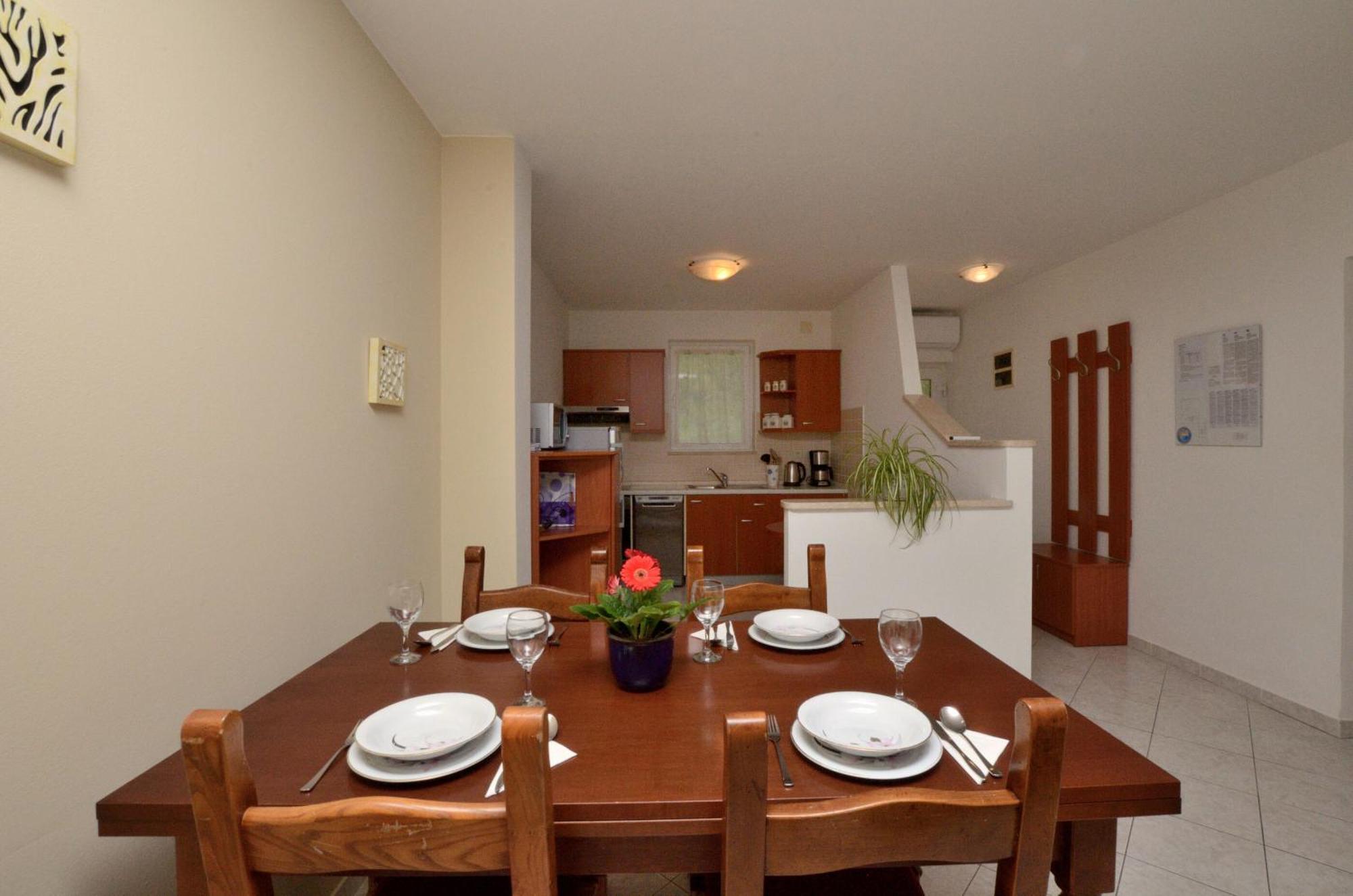 Apartments Marijana Ичичи Экстерьер фото